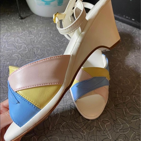 Vintage Shoes - Pastel Vintage Sandals